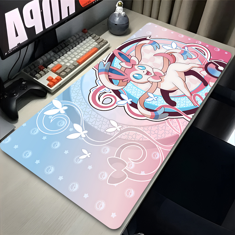 Desk Setup Pink - แผ่นรองเมาส์สีชมพูขนาดใหญ่ XXL อุปกรณ์เสริมคอมพิวเตอร์สำหรับเล่นเกม P-pokemon Sylveon แผ่นรองคีย์บอร์ดสำหรับวางโต๊ะ