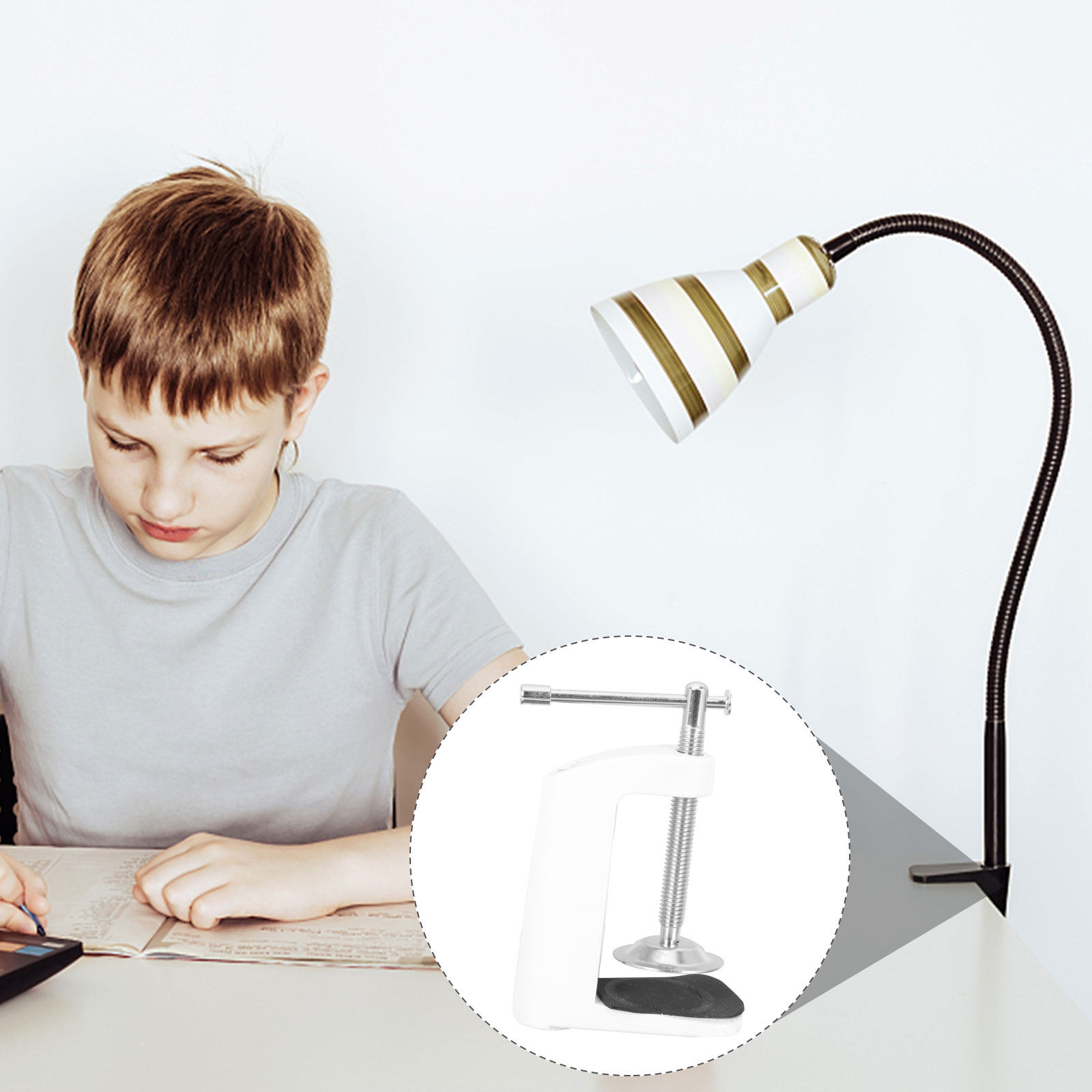 Desk Setup In Office - คลิปหนีบโต๊ะแบบ C-Clip สำหรับยึดโคมไฟหรือขาตั้งไมโครโฟน แข็งแรง ทนทาน เหมาะสำหรับการติดตั้งในสำนักงานหรือห้องเรียน